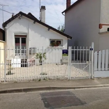 Troyes, 3 Pieces, 4 Personnes - Fr-1-543-11 * Troyes